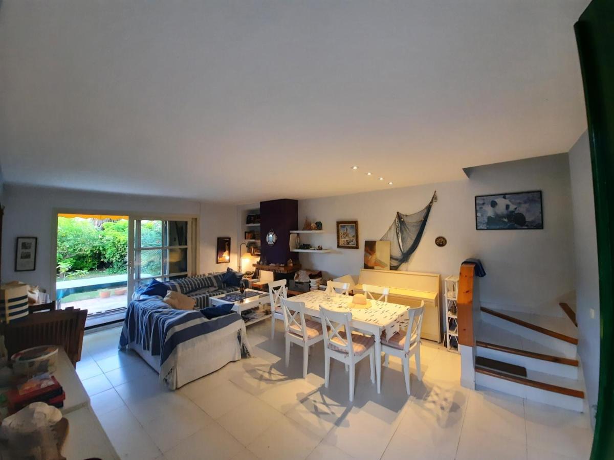 Appartamento Cosy House With Garden Infront Of The Sea Creixell Esterno foto