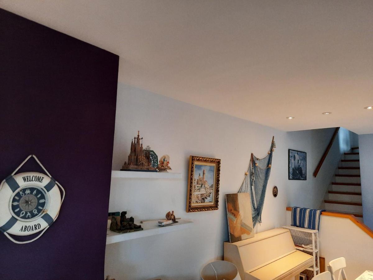 Appartamento Cosy House With Garden Infront Of The Sea Creixell Esterno foto